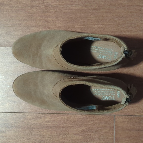 Toms suede tan booties, size 8.5 - Picture 2 of 6